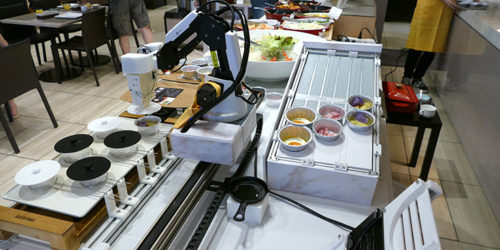 -泡咖啡、烤面包、煎雞蛋……Dobot 料理機器人在日本酒店上崗