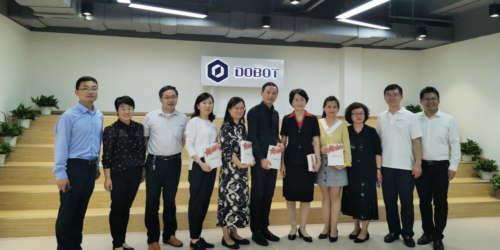 -青島第二批赴深體悟實訓隊臨時黨支部書記周科、青島市婦聯主席方妍等領導 到越疆考察